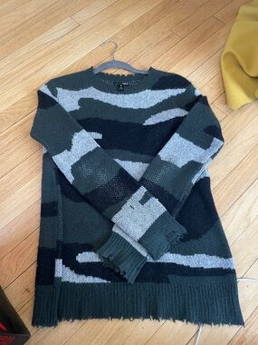 Aqua wonens distressed  cashmere Camouflage Sweater in Green, Gray, Black